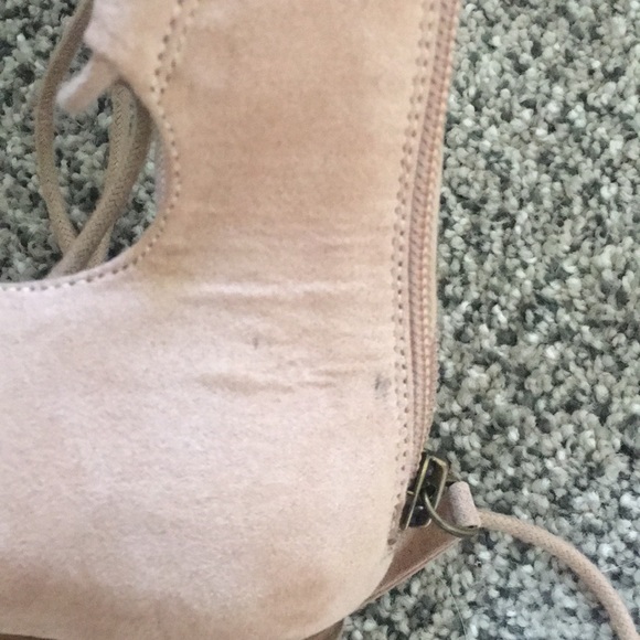 Nine West nude tie/lace up flats w/ pointed toe - Picture 6 of 8